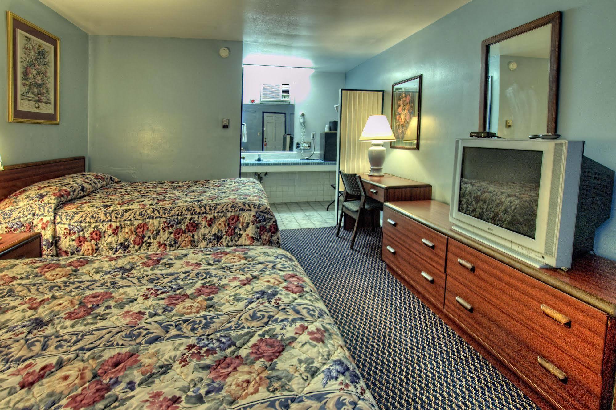 Budget Host Three Crowns Gettysburg Exterior foto
